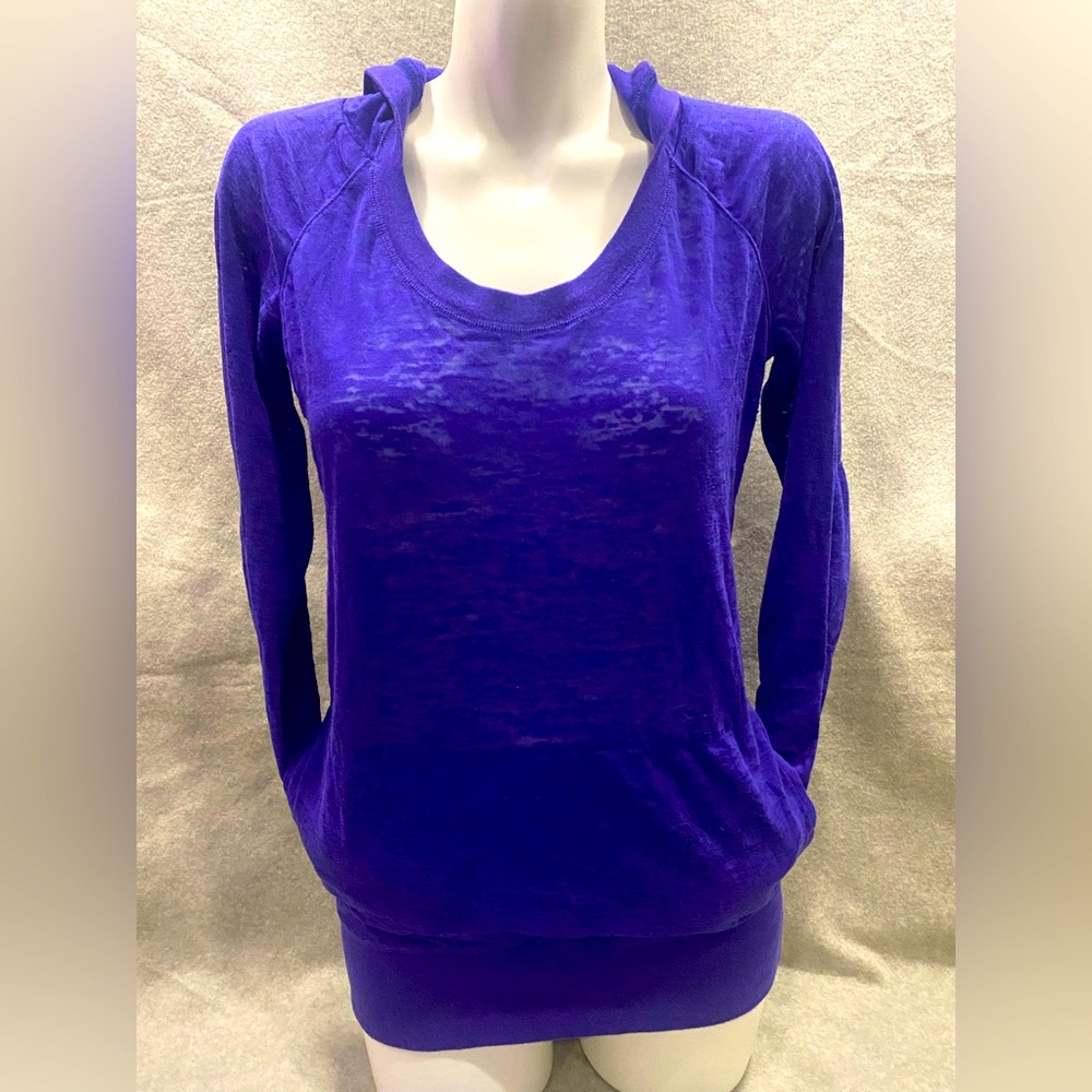 “American Eagle” Cute! Purple Lightweight Shirt/Hoodie w/Pouch Pocket Size Med